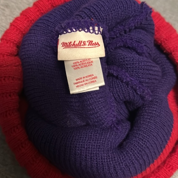 MITHCHELL & NESS TORONTO RAPTORS CUFFED POM BEANIE - Picture 3 of 3